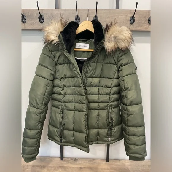 COPY - Small Women's Calvin Klein Black and Army Green Puffer Coat with Faux Fu… - Picture 5 of 12